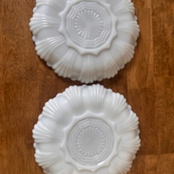 Vintage Milk Glass Devilled Egg Plate and Divided Tray Set Gold Trim Scalloped E - Picture 7 of 7